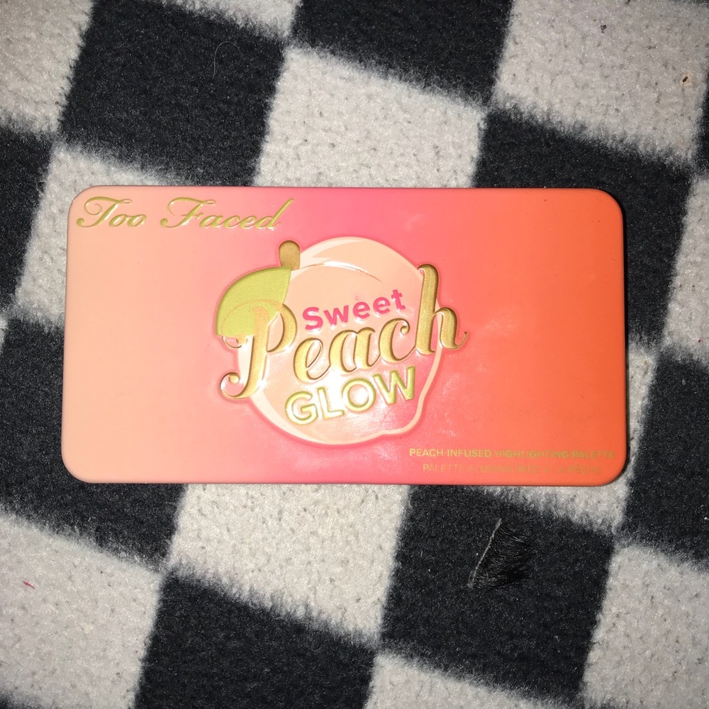 Too Faced Sweet Peach Glow
